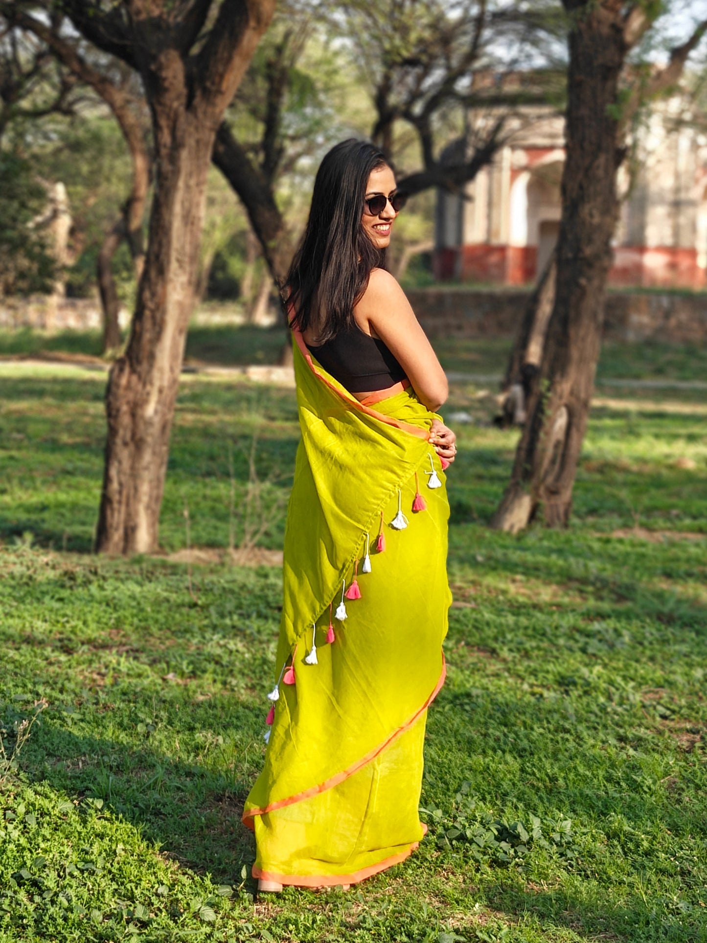 Lightweight mulmul cotton saree from Bengal – green and pink. Phulwari Bazaar| Phulwari Bazar