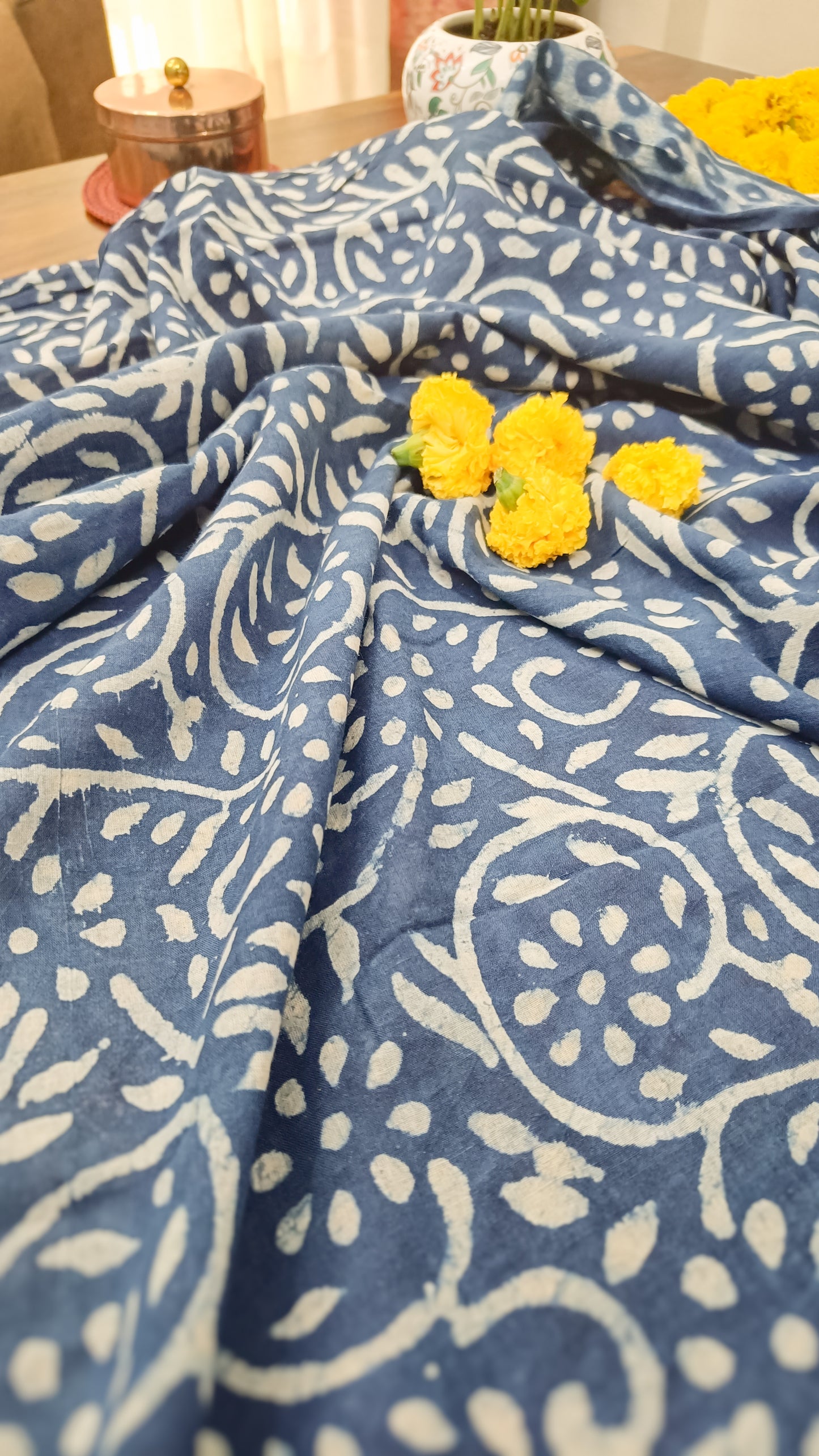 Close-up of pallu on Indigo Meadow saree with handprinted Sangneri pattern, available at Phulwari Bazaar.