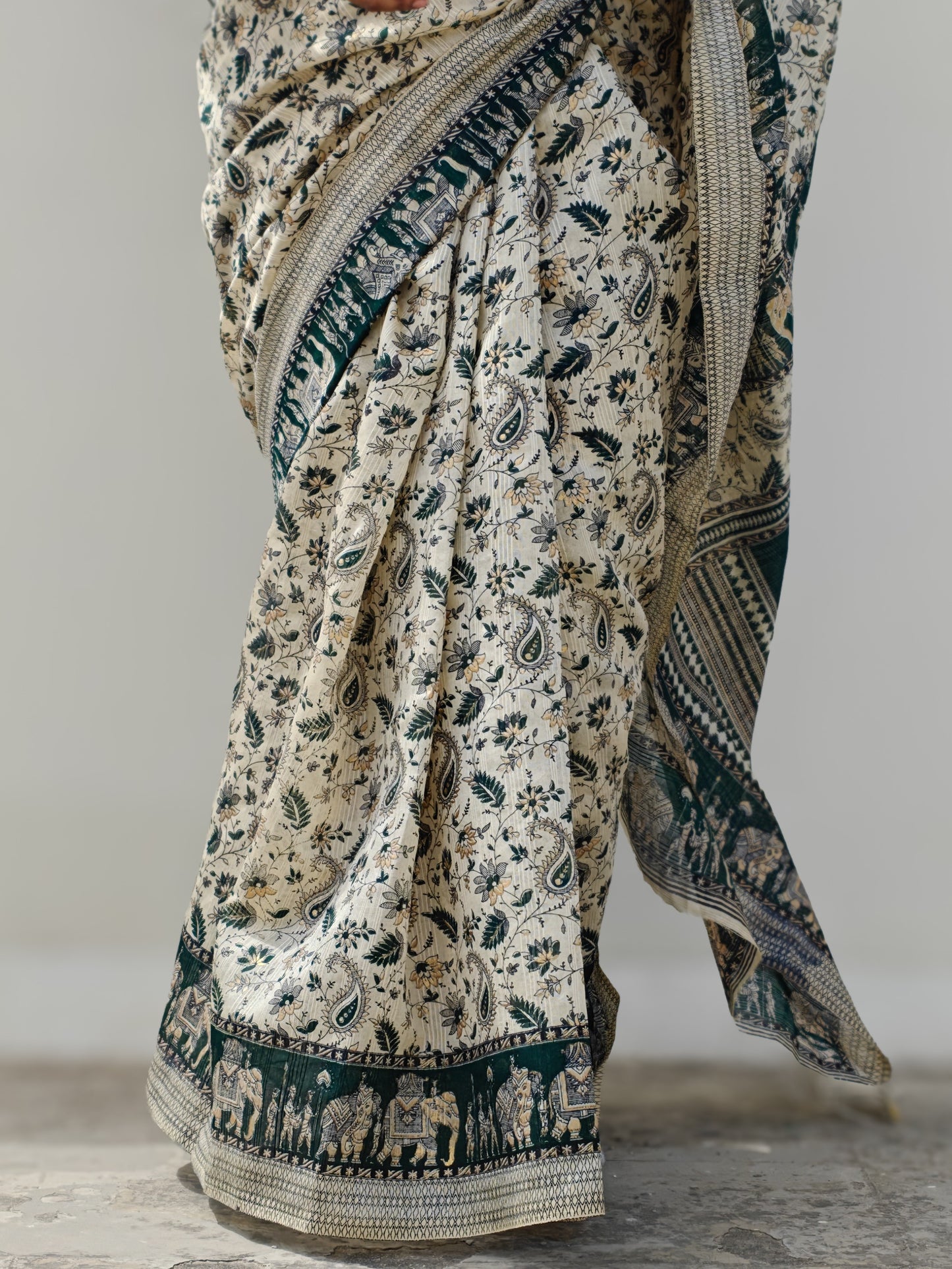 Close up of handloom bamboo silk saree with handblock prints | Phulwari Bazaar| White Saree