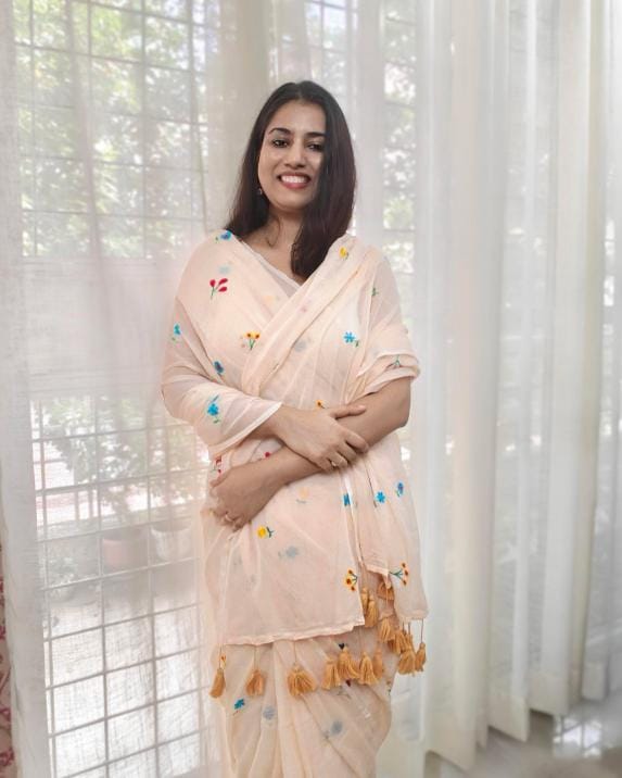 Playful tassels on border of Bela muslin mulmul saree from Phulwari Bazaar