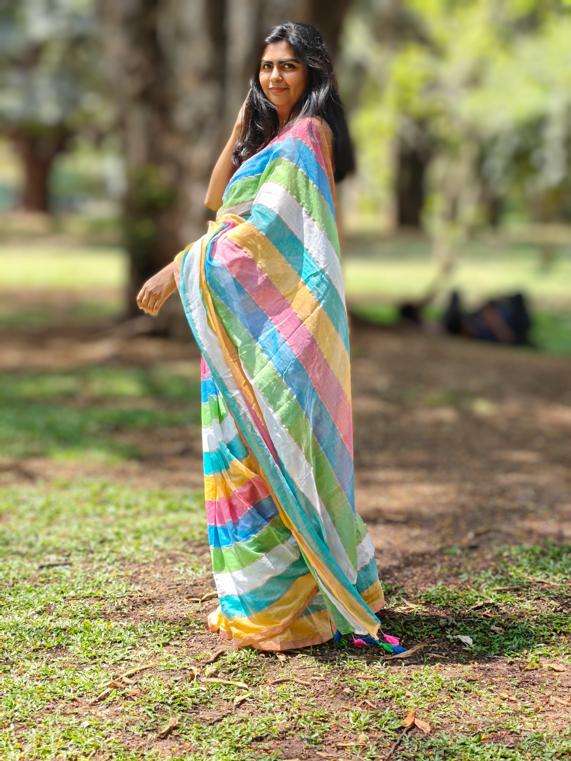 Bengali cotton saree with self-stripe pallu design for women