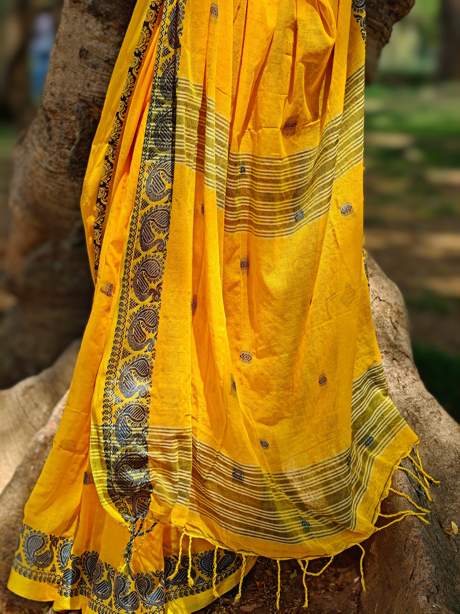 Summer festive saree with tassels – Phulwari Bazaar