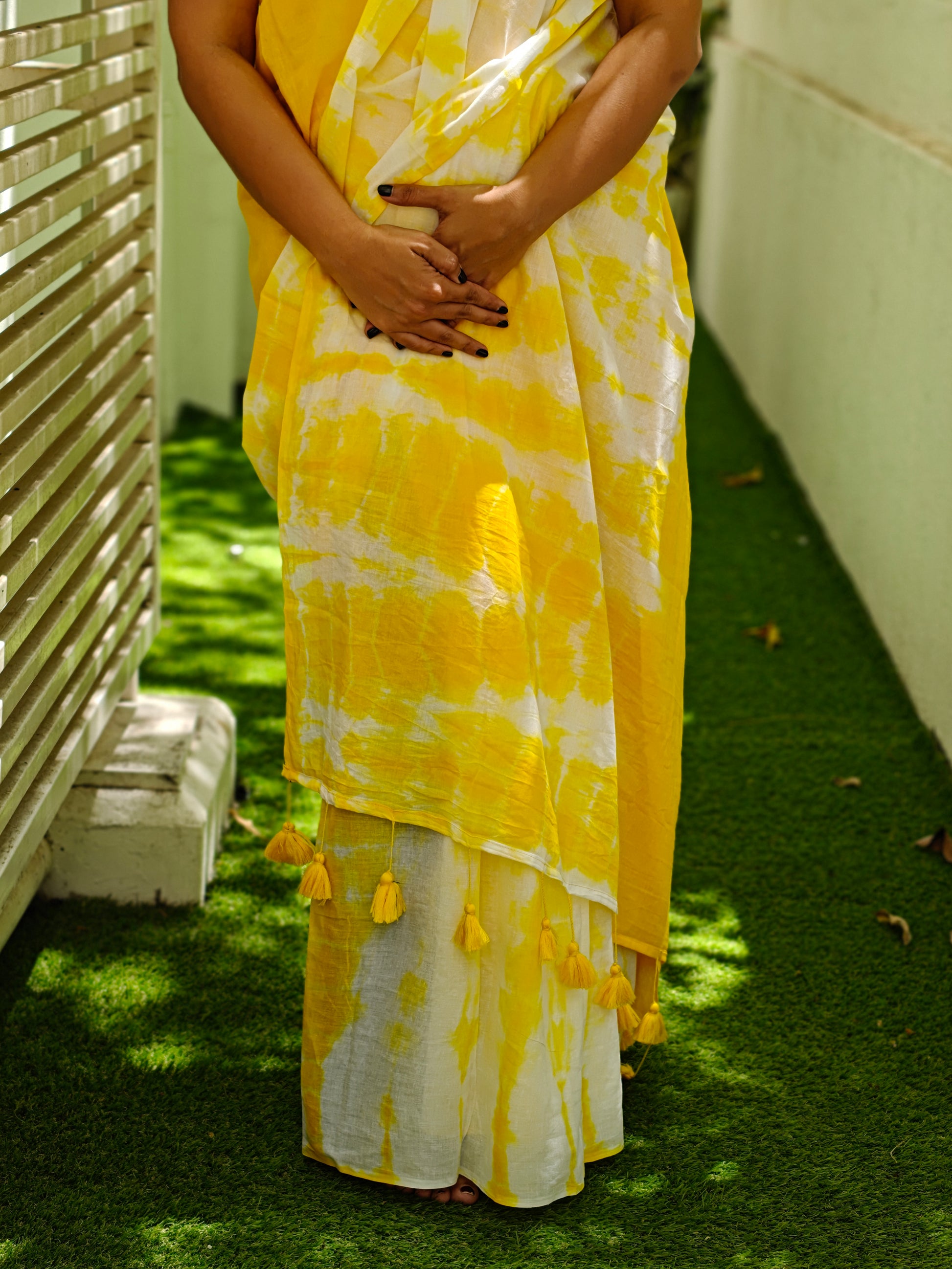 Soft breathable mulmul saree in traditional Shibori design from Phulwari Bazaar